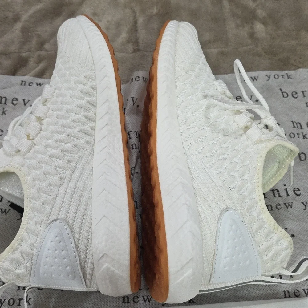 NEW Bernie Mev 